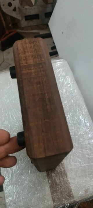 Tagliere in legno scuro