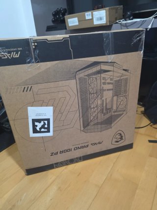 MSI MAG PANO 100R PZ Caja PC