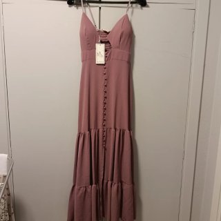 Vestido largo rosa con botones