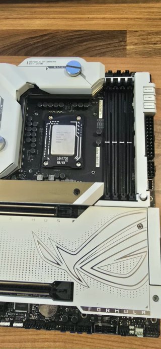 Scheda madre ASUS ROG Maximus Z790 Formula