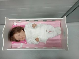 Muñeca Reborn con Cuna y Ropita