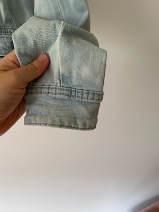 Cazadora vaquera crop Stradivarius Talla M