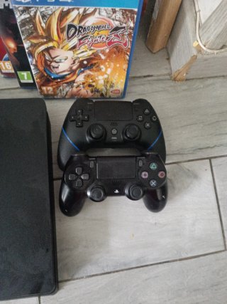 PS4 (PlayStation 4) Negra + Mando