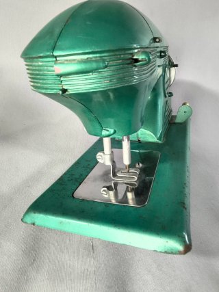 Máquina de coser EUREKA vintage