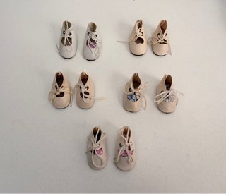 5 pares de zapatos para muñecas (varios modelos)