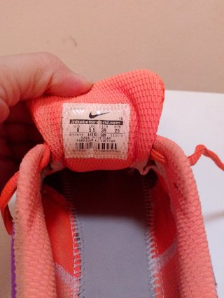 Zapatillas Nike Moradas y Naranjas