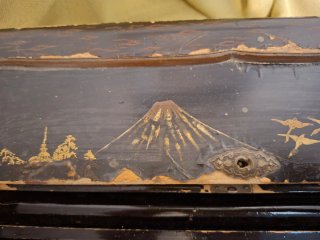 Escribanía antigua oriental lacada Para restaurar.