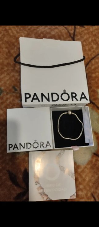 Pulsera Pandora con caja y bolsa