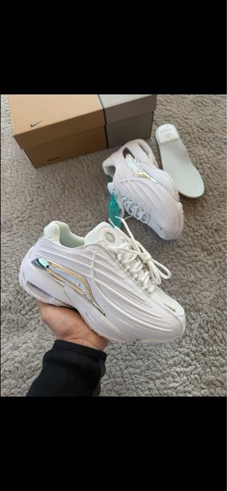 Nike NOCTA Blanco y Plateado