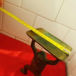 Figura Mono jabonera de bronce Época 1900