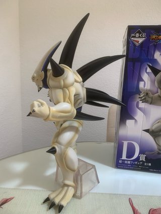 Omega Shenron Figura con  Caja