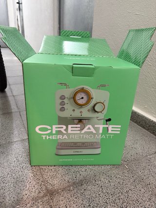 Cafetera estilo retro color crema