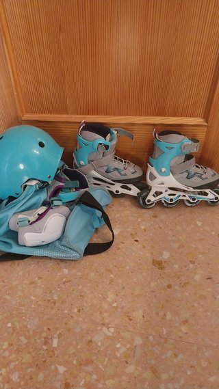 Patines niña Talla 29-32 + Casco y Protecciones