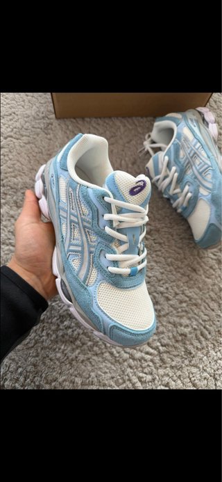 Asics Gel-Kayano 28 Azul y Blanco