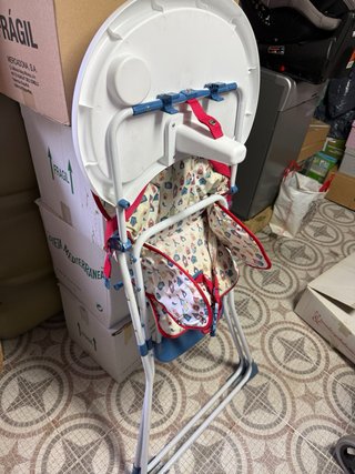 Trona de bebé con estampado infantil