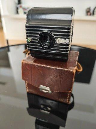 Cámara de fotos antigua Kodak baby brownie