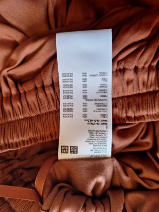 Falda  midi Uniqlo Marrón chocolate.