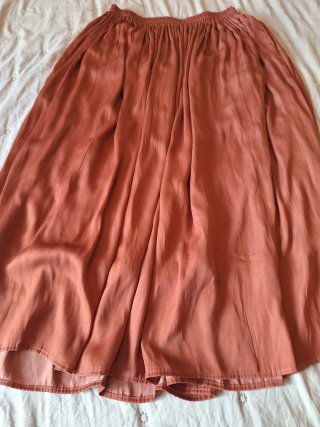 Falda  midi Uniqlo Marrón chocolate.
