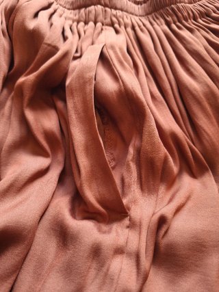 Falda  midi Uniqlo Marrón chocolate.