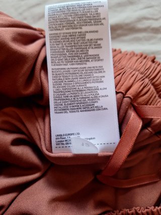 Falda  midi Uniqlo Marrón chocolate.