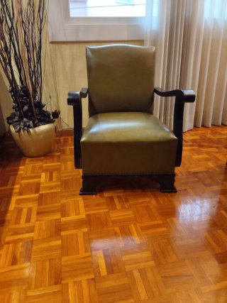 Sillón vintage madera maciza con desgaste