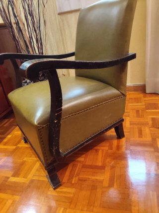 Sillón vintage madera maciza con desgaste