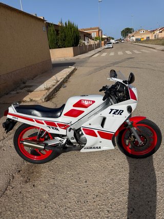 Yamaha TZR 125 Roja y Blanca