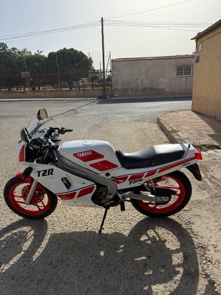 Yamaha TZR 125 Roja y Blanca