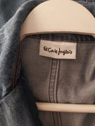Chaqueta vaquera con botones