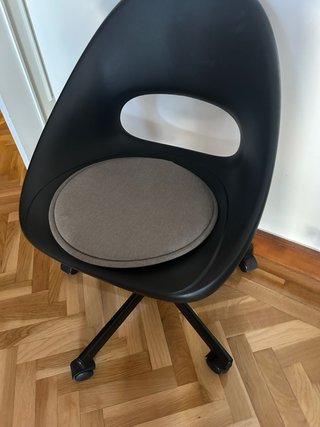 Silla de escritorio Ikea negra y beige