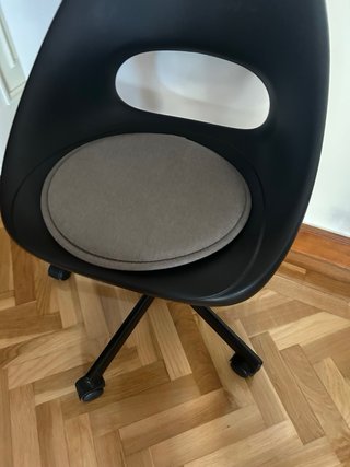 Silla de escritorio Ikea negra y beige
