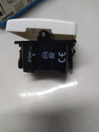 Conmutador Simón 27 Serie 10A 250V Blanco