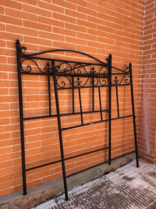 Due testate in ferro battuto nere da 90 cm