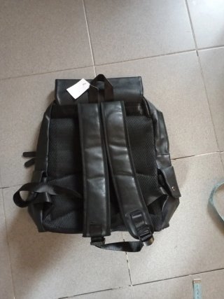 Mochila Negra Cuero Sintético