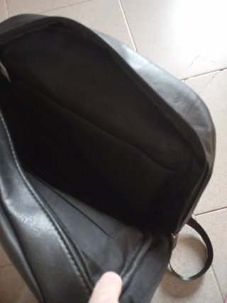 Mochila Negra Cuero Sintético