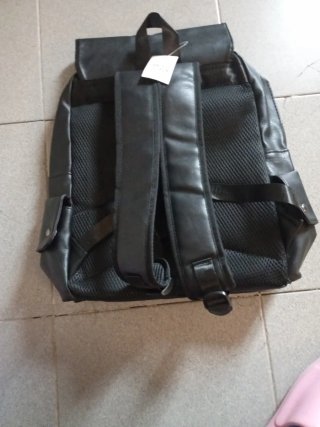 Mochila Negra Cuero Sintético