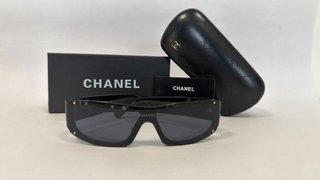 Gafas de sol Chanel negras