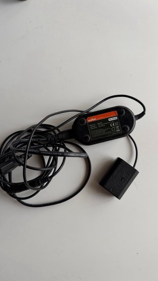 Kit Adaptador Corriente + Batería Falsa Sony