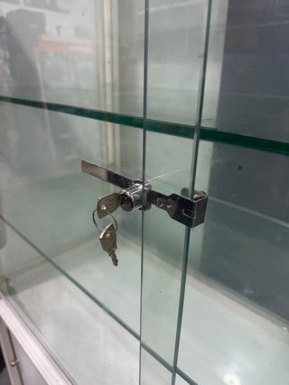 Vitrina expositora con cerradura