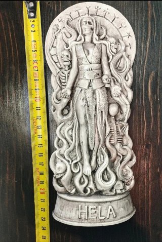 Hela Dea Esoterica Statua