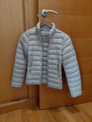 Cazadora beige acolchada