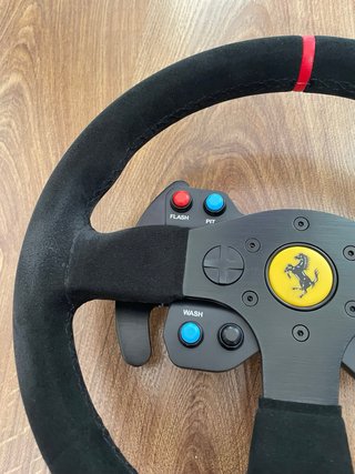 Volante Thrustmaster T300 Ferrari para PS4/PS5 PC
