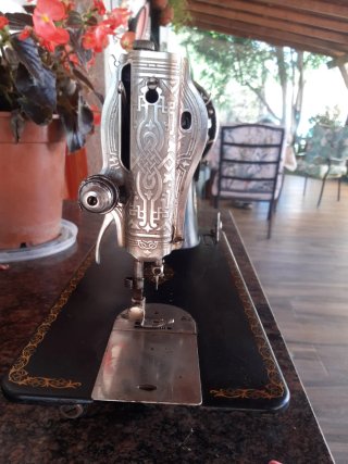 Máquina de coser Singer antigua