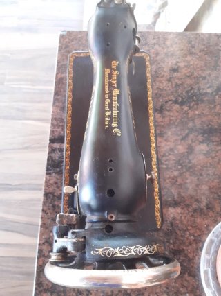 Máquina de coser Singer antigua