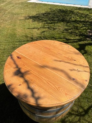 Barrica decorativa de madera y metal