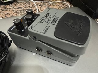 Behringer VD400 Vintage Delay Pedal