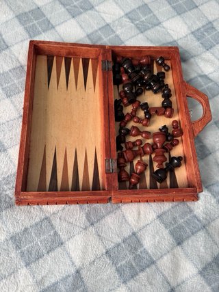 Tablero de ajedrez de madera tallada