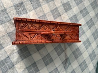 Tablero de ajedrez de madera tallada