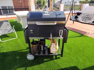Barbacoa Kingston Negra y Plateada