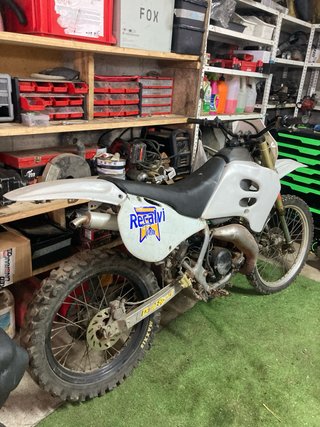 Suzuki rmx Enduro Moto Blanca y Azul